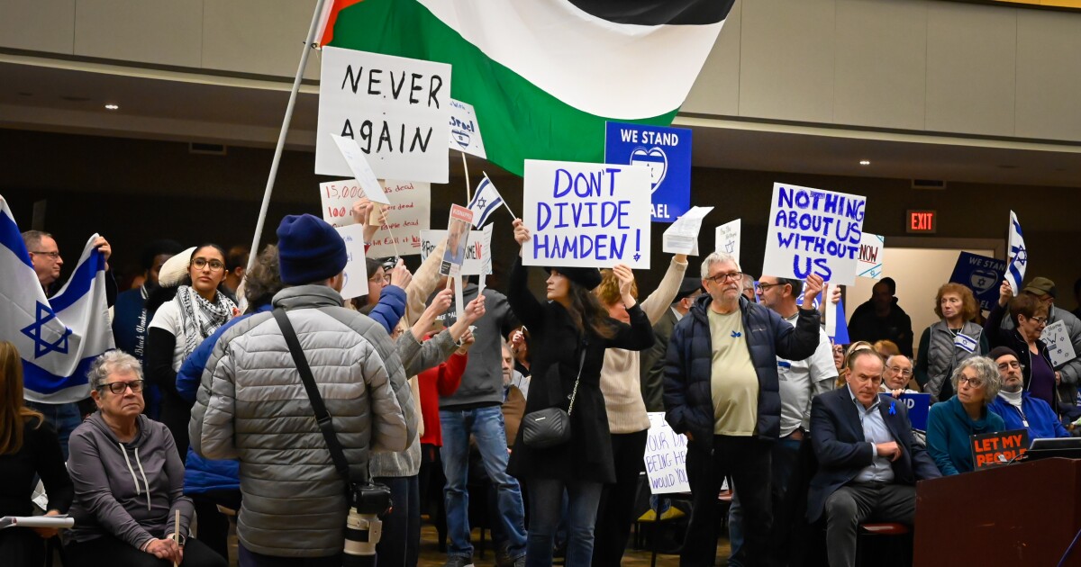 Hamden Town Council deliberates over Gaza ceasefire resolution