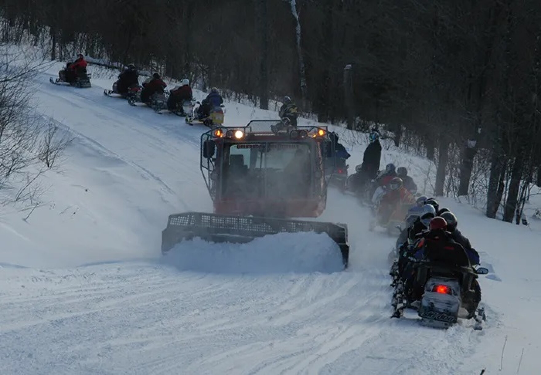 Snowmobilerelated deaths continue to rise in NH this winter New Hampshire Public Radio