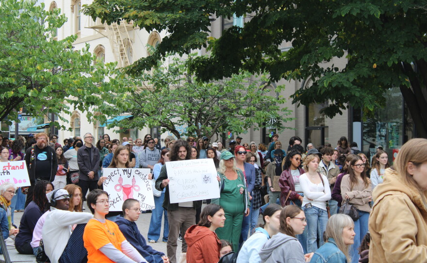 Hundreds of Ithaca residents gathered on The Commons downtown Sunday to show support for the former Cornell University student known as Jane Doe.