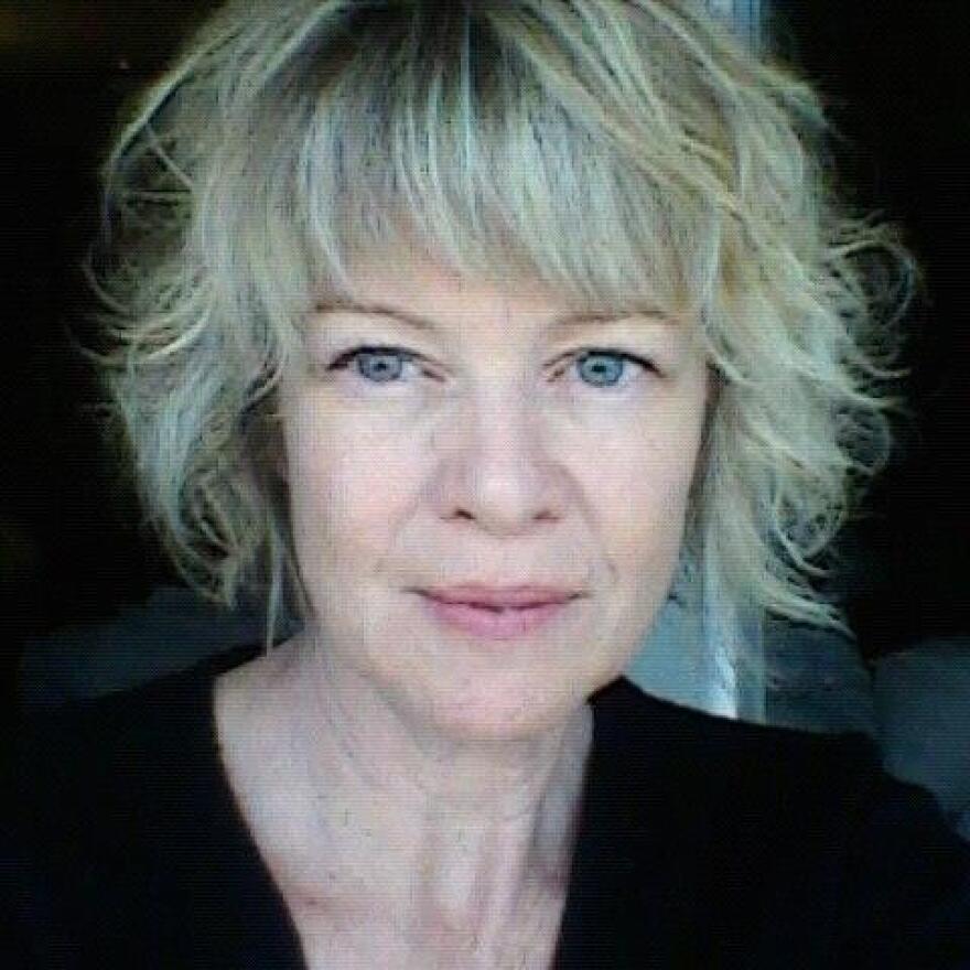 allison_harnden_headshot.jpg