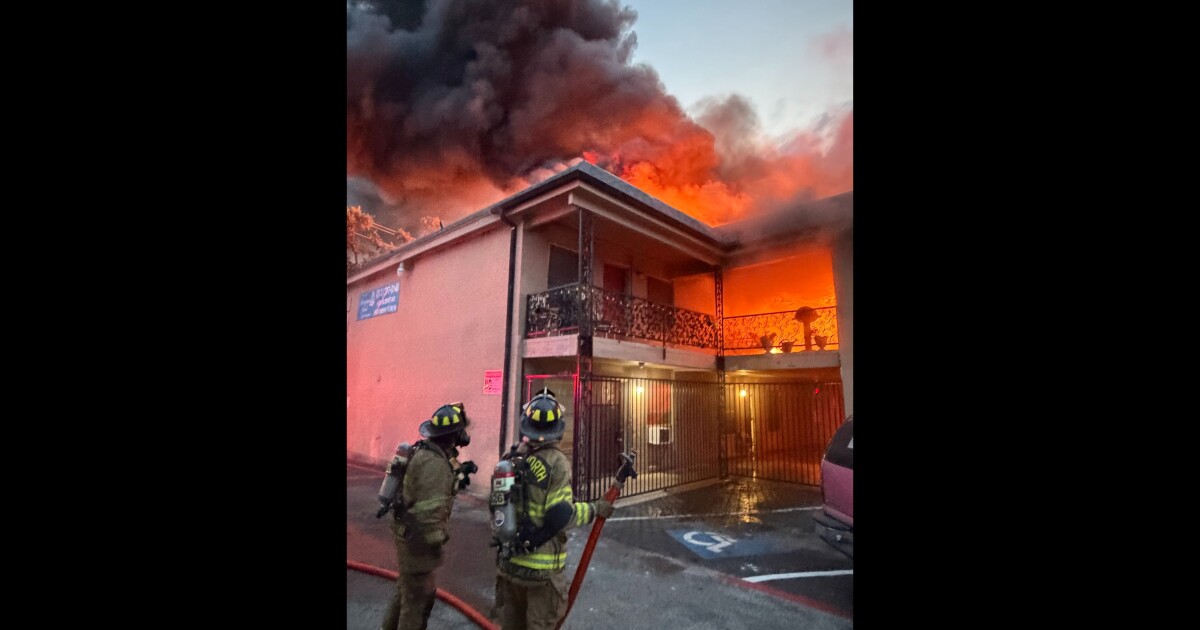 At least 1 firefighter injured, multiple families displaced in 3-alarm Fort Worth apartment fire
