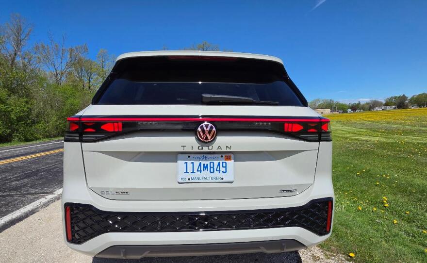 2026 Volkswagen Tiguan SEL R-Line Turbo rear