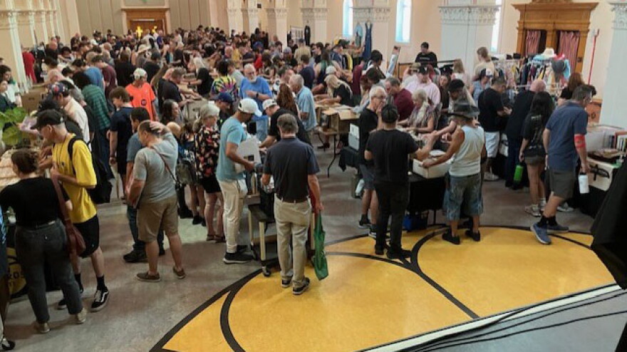 la rosa record fair 4