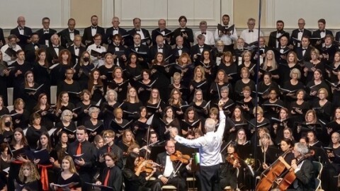 The Lexington Singers, conducted by Dr. Jeff Johnson perform.