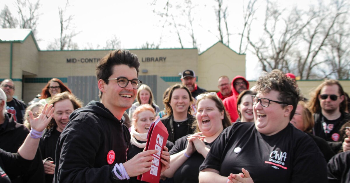 Mid-Continent Public Library staff are unionizing. They could make Missouri history | KCUR