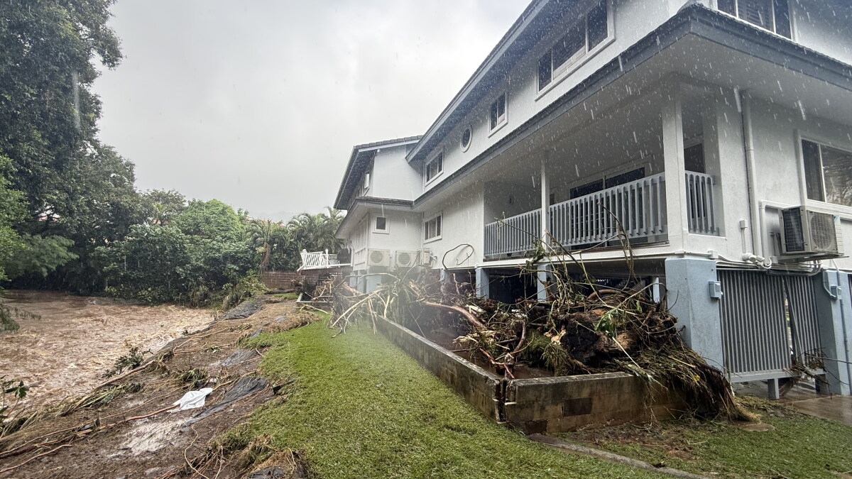 Life in Mānoa Valley highlights the need for better flood control across Oʻahu