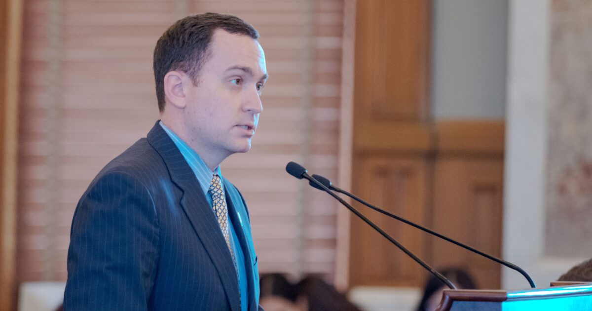 Kansas lawmakers override veto to give themselves a 4.4% pay raise, and 1% raise for state workers