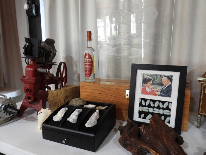 The Tennessee River Freshwater Pearl Museum has an assortment of items related to the site's history and mussel farming.