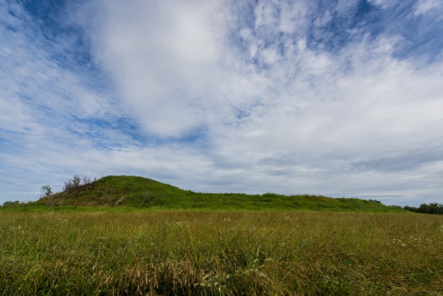 The Angel Mounds State Historic Site in Evansville, Indiana is the location of a pre-European contact native community home to hundreds of people around AD 1000 and 1400.