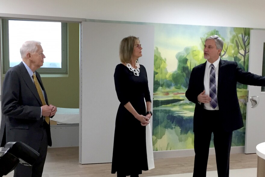 Indiana's Drug Czar Jim McClelland and Lt. Gov. Suzanne Crouch receive a tour of the NeuroDiagnostic Institute.