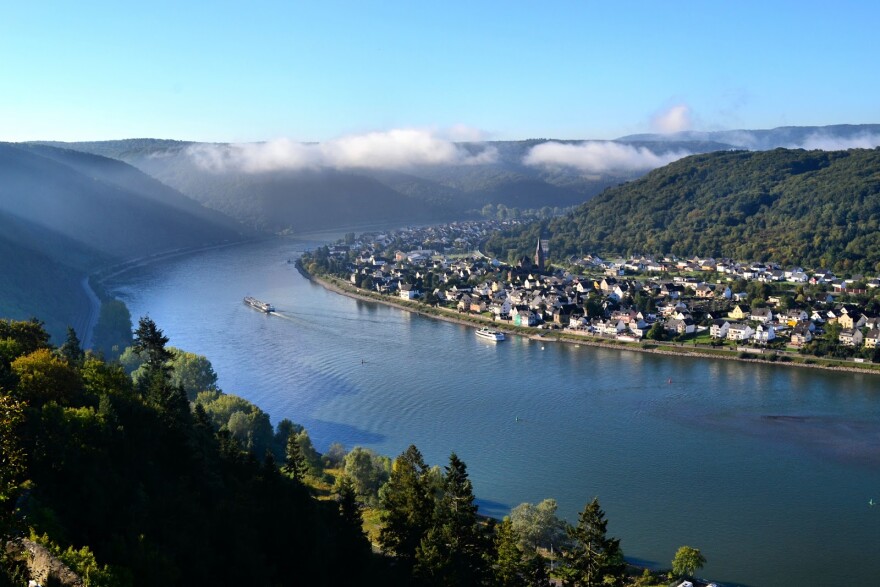 germany_rhine_view_of_rhine_valley_from_marksburg_2.jpg