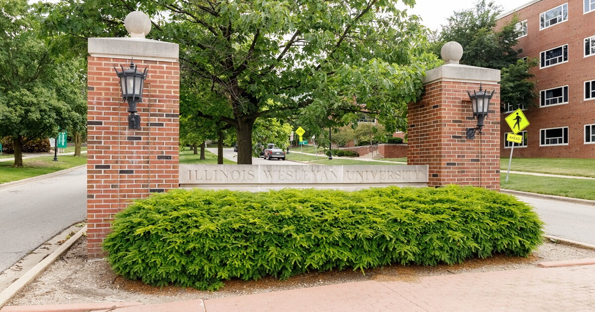 Illinois Wesleyan University sets fundraising record