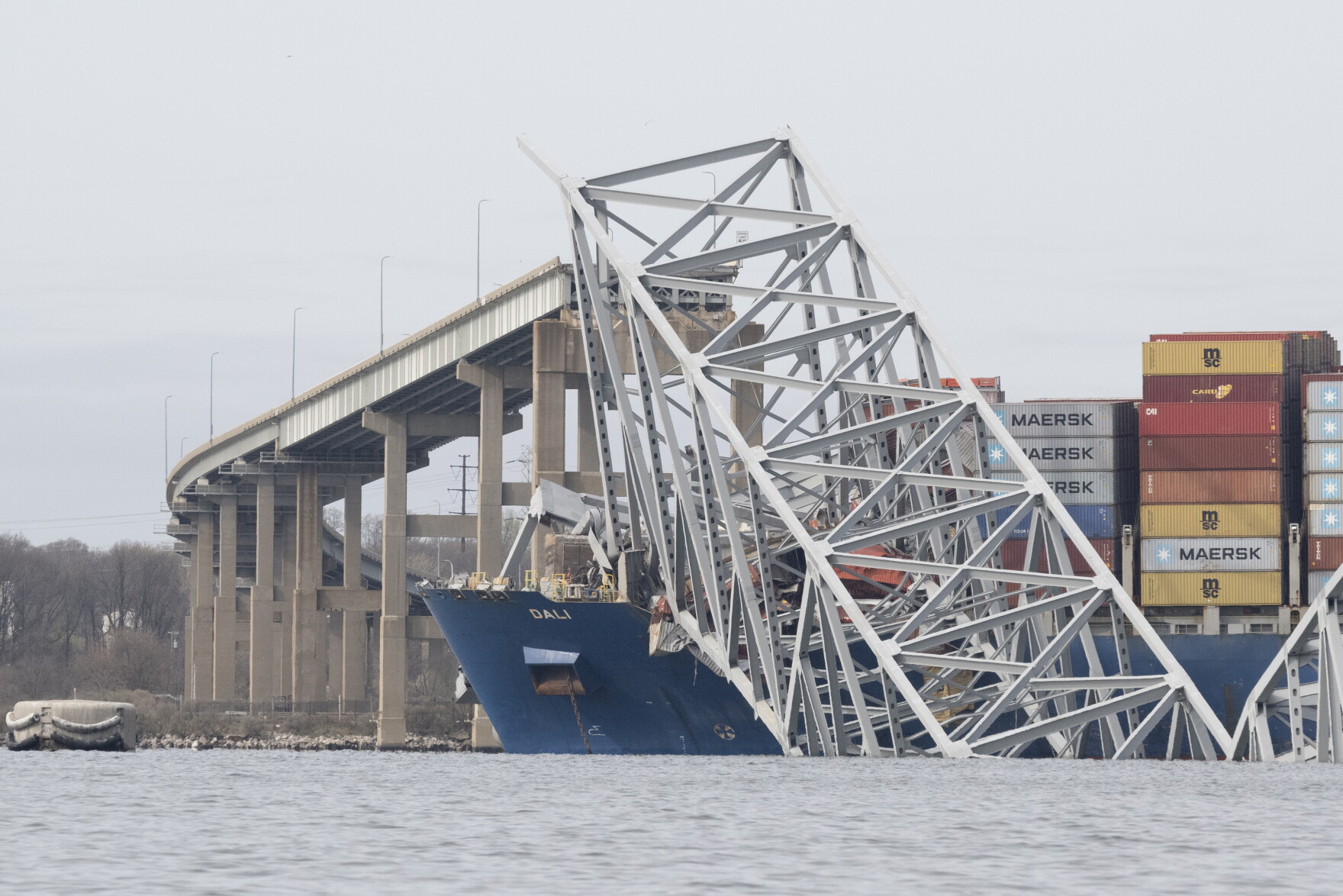Key Bridge Colaps Photos: Baltimore's Key Bridge collapses; search and rescue efforts ...