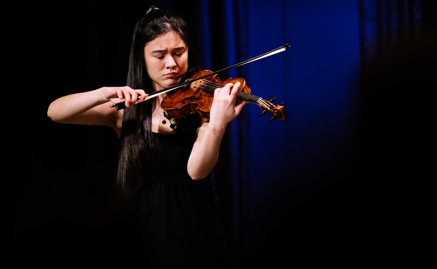 Violinist Ellie Kennedy plays Tchaikovsky.