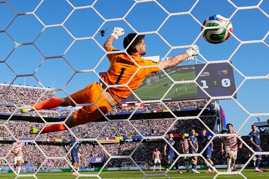 United States' Malik Tillman (17) scores their second goal from a free kick during the World Cup round of 32 soccer match between the United States and Bosnia in Santa Clara, Calif., near San Francisco, Wednesday, July 1, 2026.