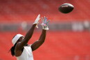 Cleveland Browns tight end Dae'Quan Wright warms up before a preseason NFL football game against the Buffalo Bills, Saturday, Aug. 22, 2026, in Cleveland. 