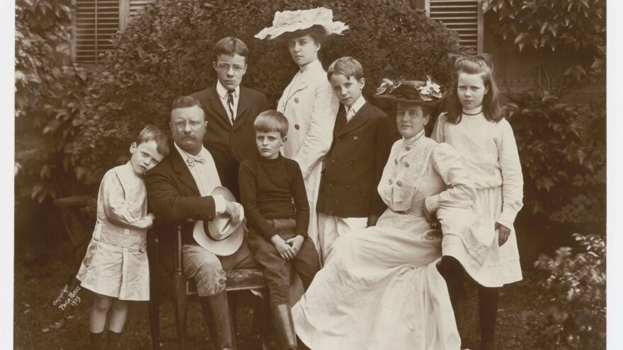 The Roosevelt Family poses for a picture in 1903