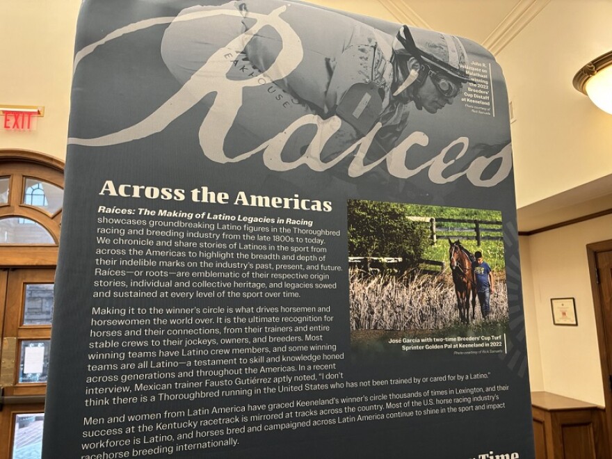 The text of the exhibit is in English and the audio is in Spanish.