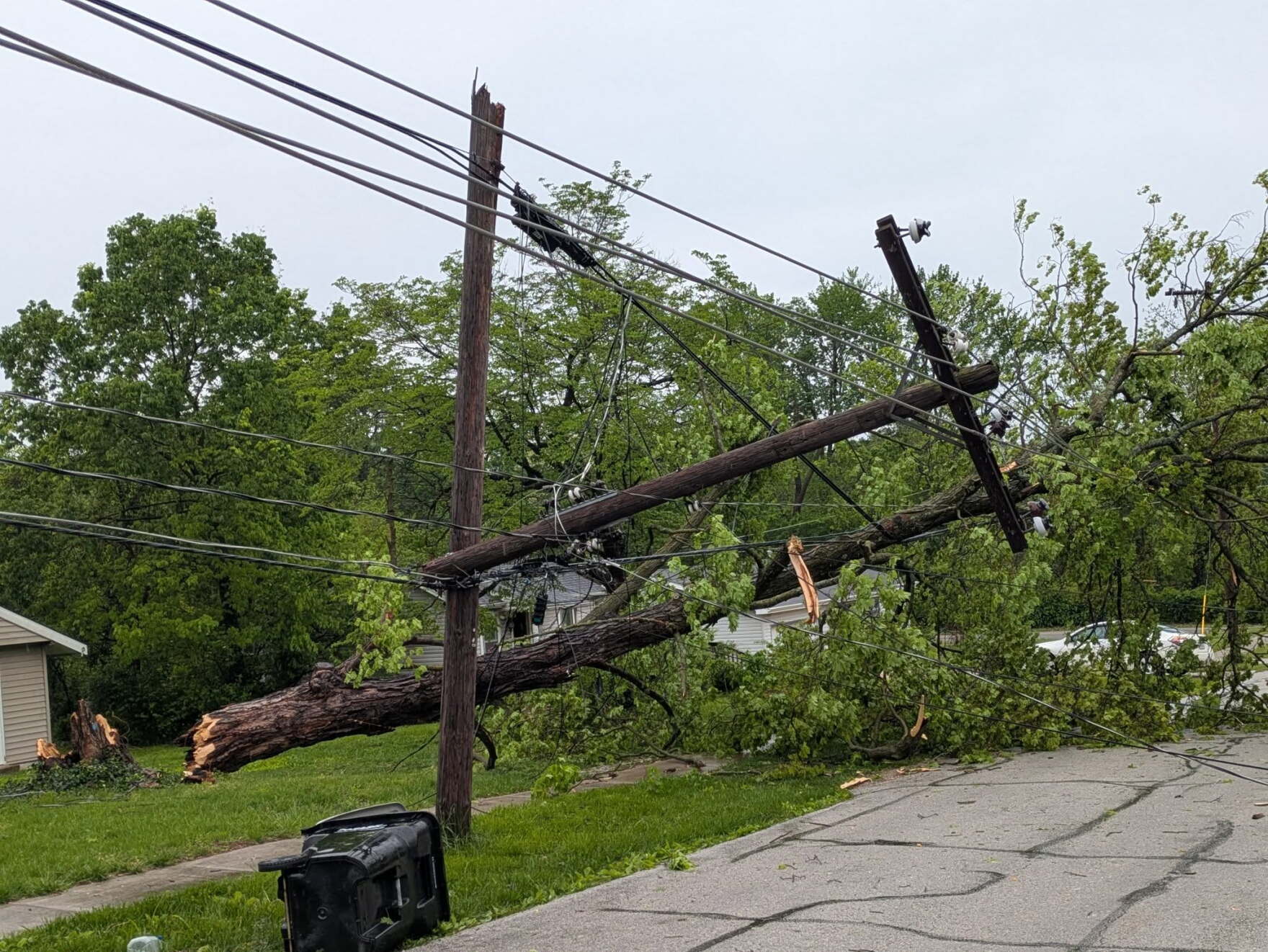 Thousands of City Utilities customers remain without power