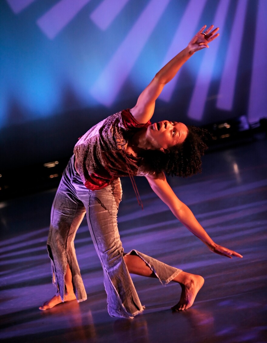 Mason performs Jawole Willa Jo Zollar's "Bent."