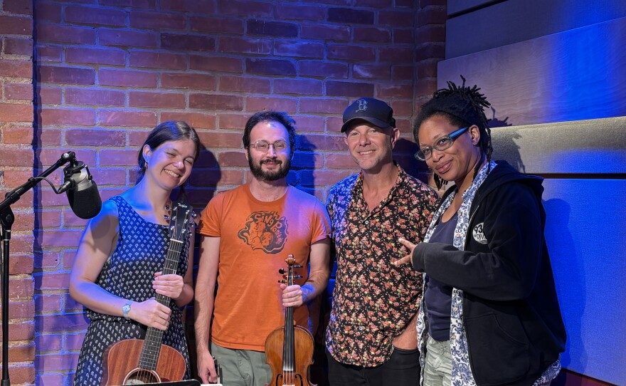 The Fabulous 413 hears live music from Levyosn before they head to Yidstock at the Yiddish Book Center in Amherst.