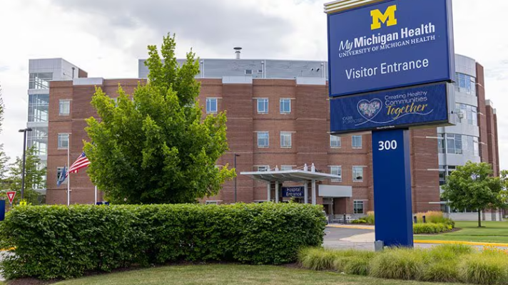MyMichigan's Alma location, as seen by the visitor entrance.