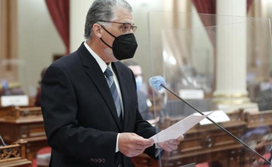 State senator Anthony Portantino speaking on the floor of the California State Senate.