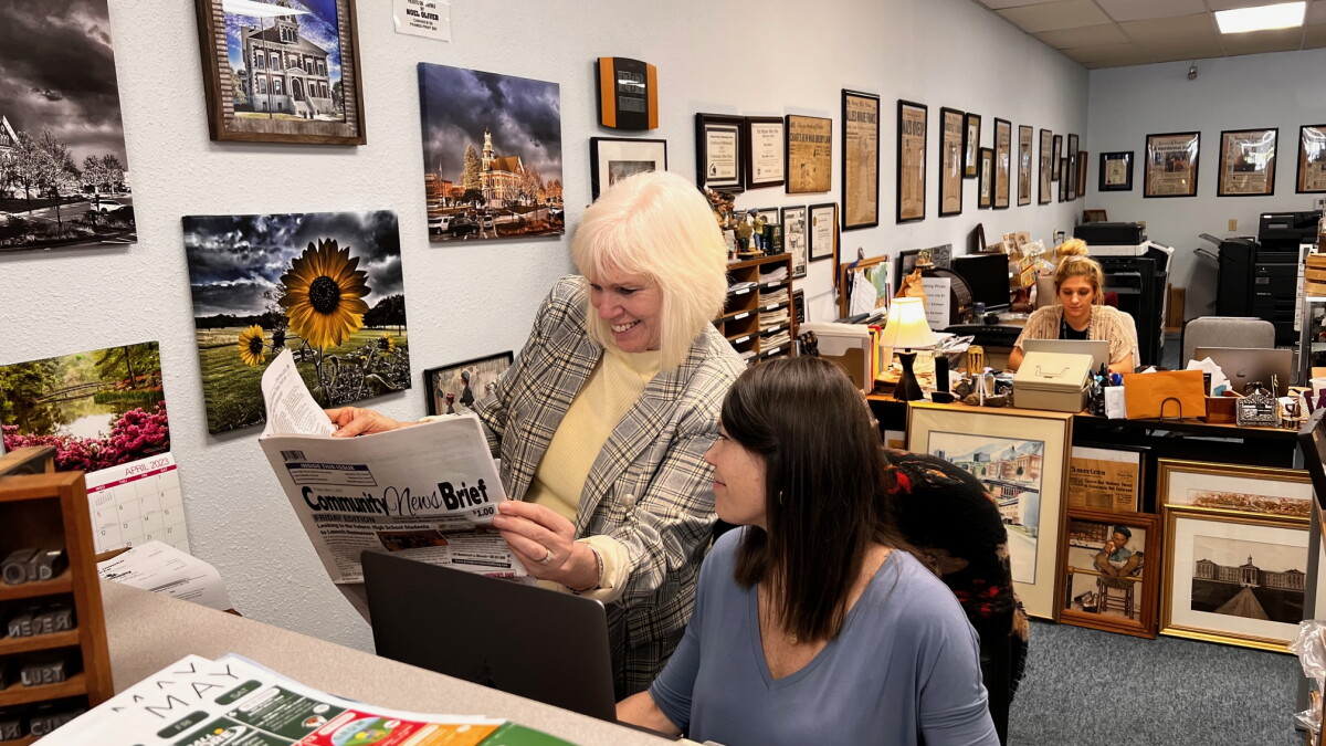 Startup newspaper helps western Illinois communities avoid becoming 'news deserts' - Vimarsana News