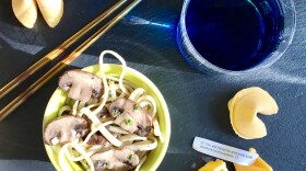 Ordinary ingredients like fortune cookies, mushrooms, and noodles can become the exotic dishes from <em>Star Trek: Discovery</em>. Just add blue Romulan ale.