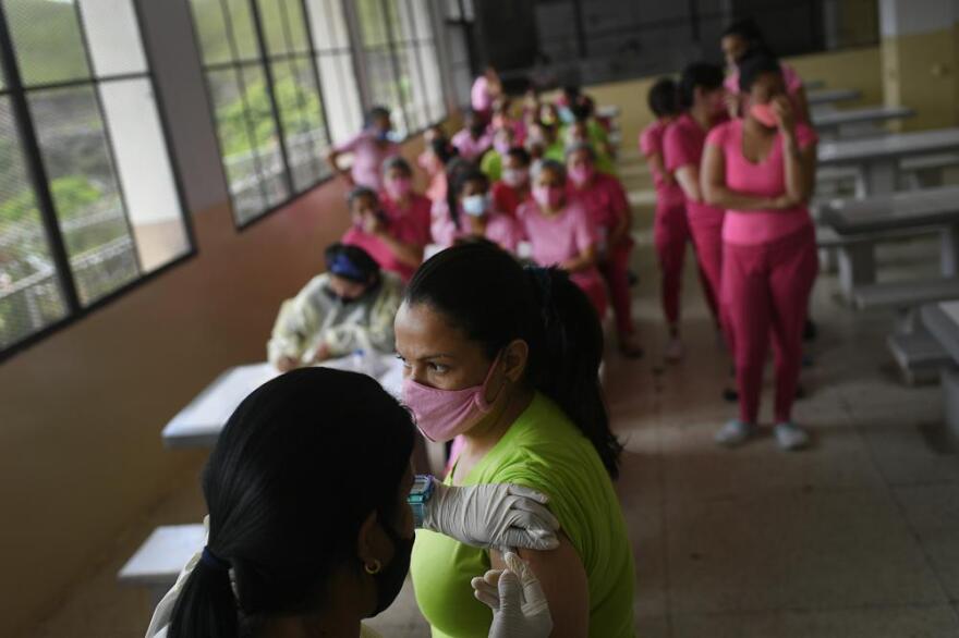 VenezuelaWomenVaccine.jpeg