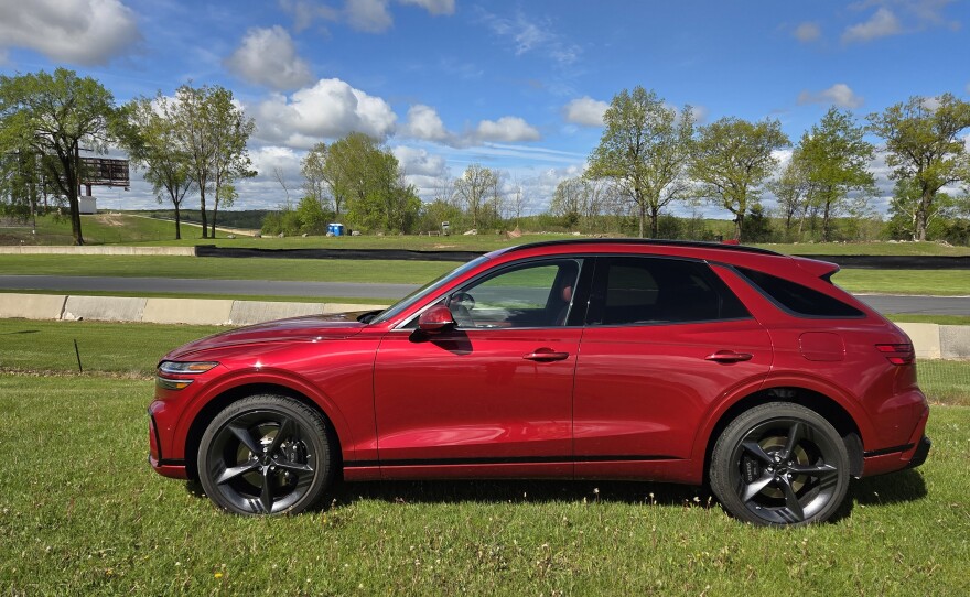 2026 Genesis GV70 profile