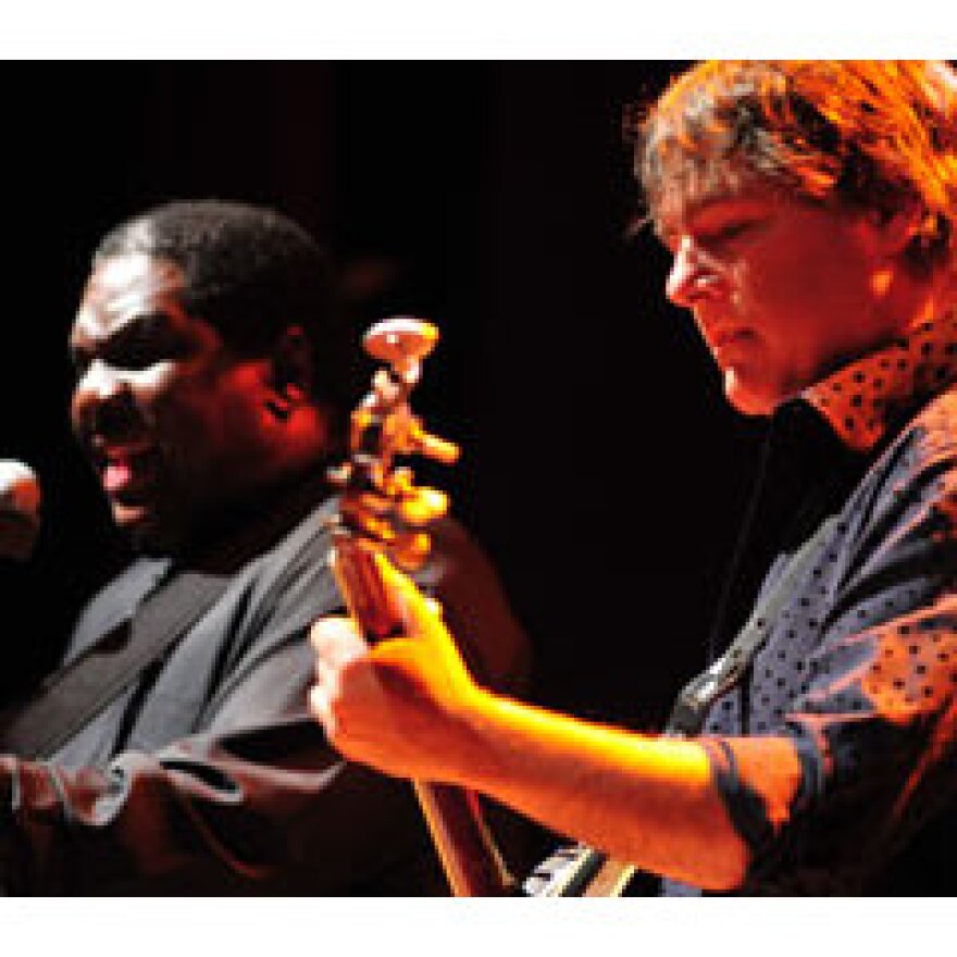 Bela Fleck and Vusi Mahlasela on stage at Savannah Music Festival