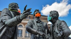Lincoln statue wears mask