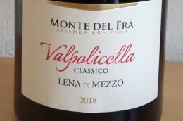 Bottle of Valpolicella Classico 2018. De Geo, CC0, via Wikimedia Commons