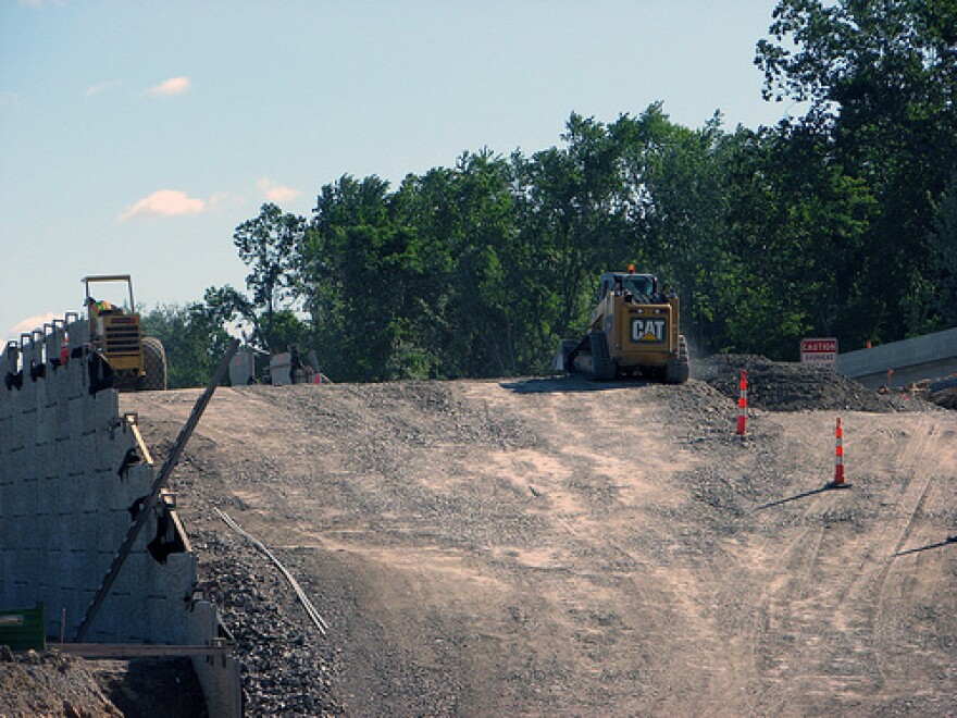 MoDOT crews work on a new bridge at Route 141 and Ladue Rd. in June. Ladue at 141 will shut down for 40 days after the morning rush hour on Thursday.