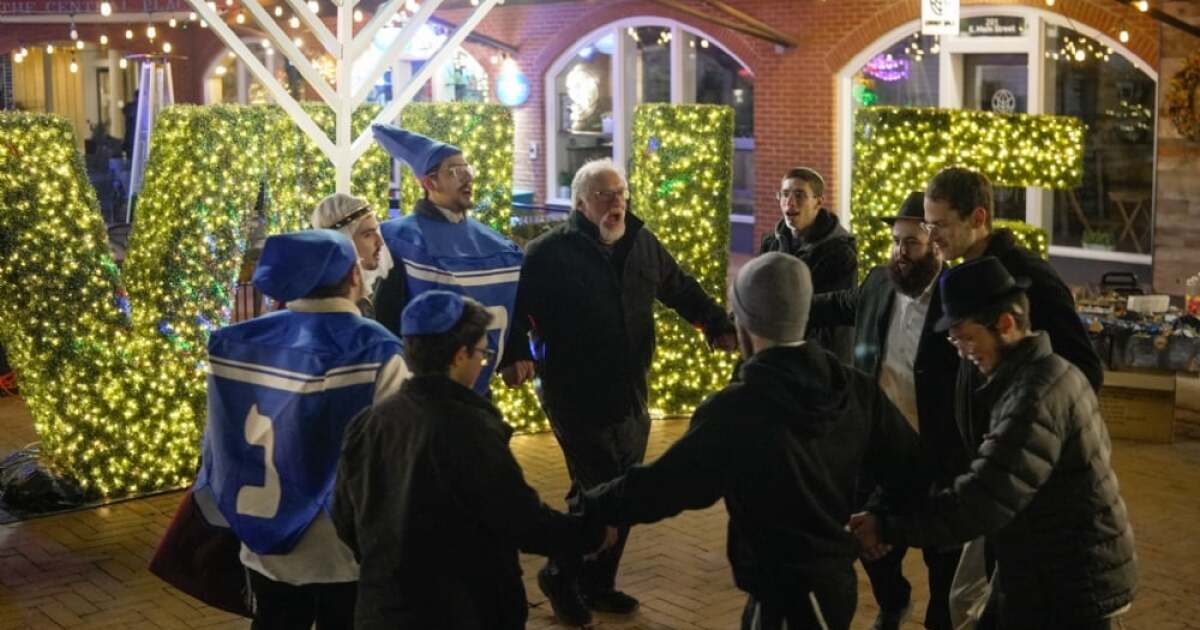 Hanukkah celebration in Cville defies terrorists in Australia