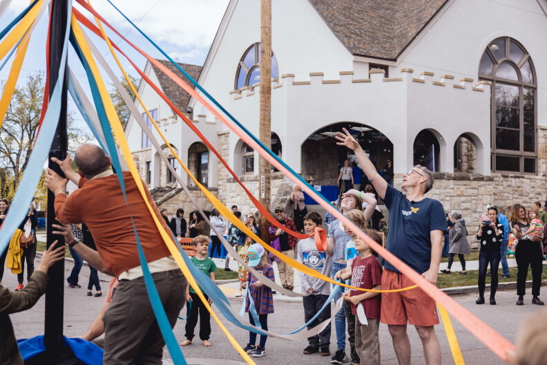 Jon Swarthout teaching the Maypole Dance on May 1st 2022.