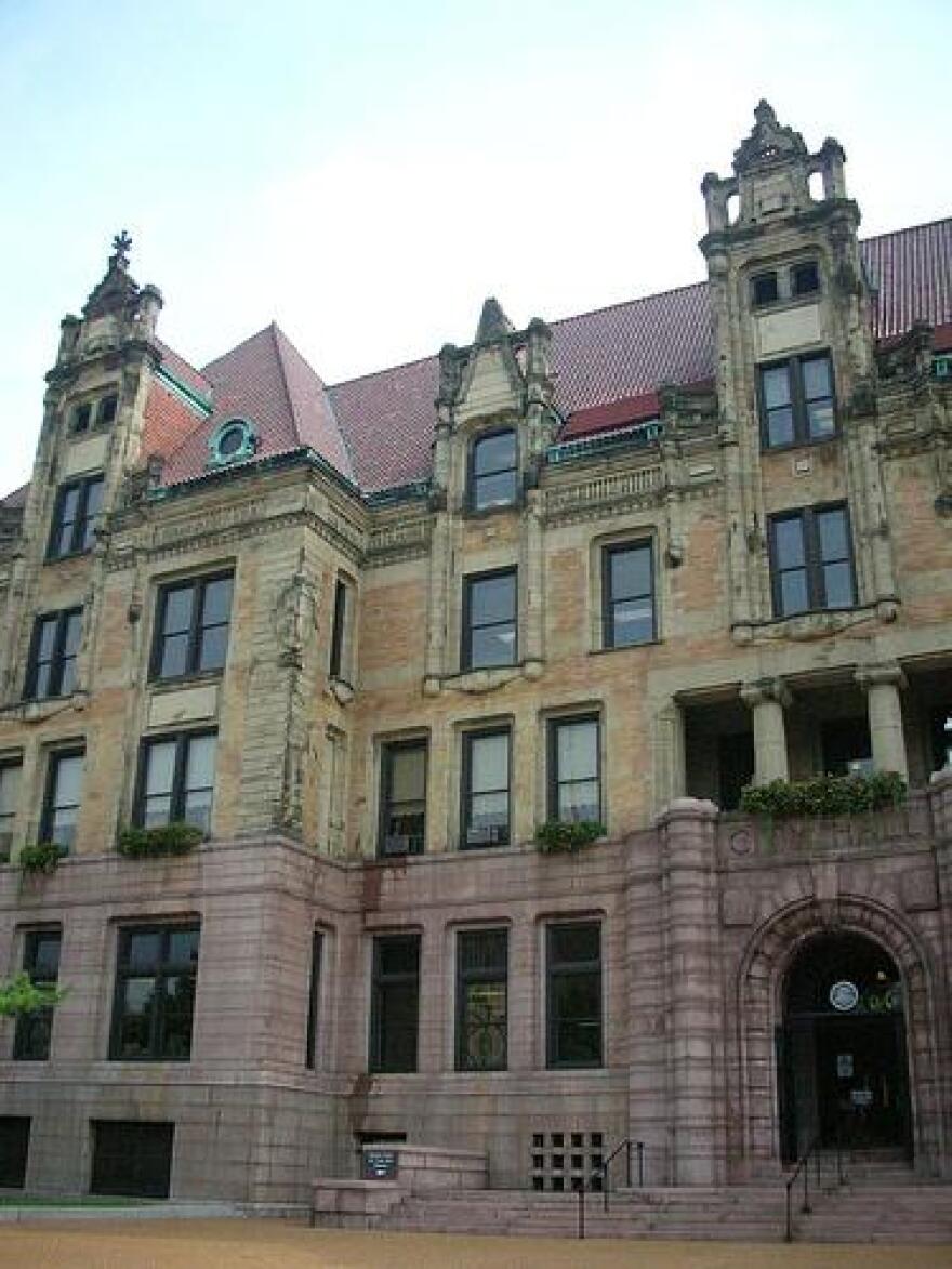 St. Louis City Hall.