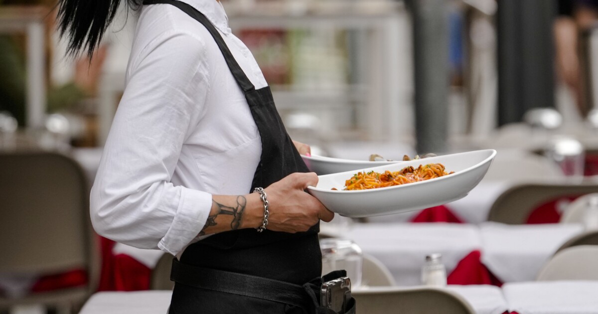 CT lawmakers support bill to eliminate tax on tips, overtime pay