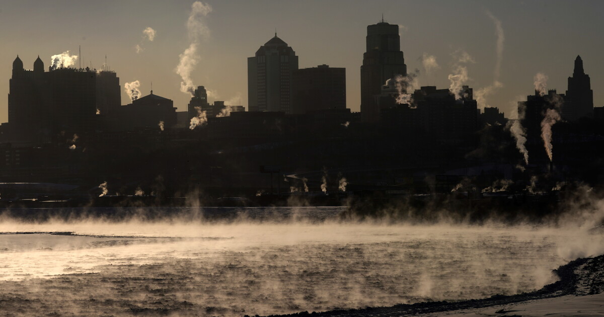 Kansas City weekend weather may include 'near-blizzard conditions' and 50 mph wind