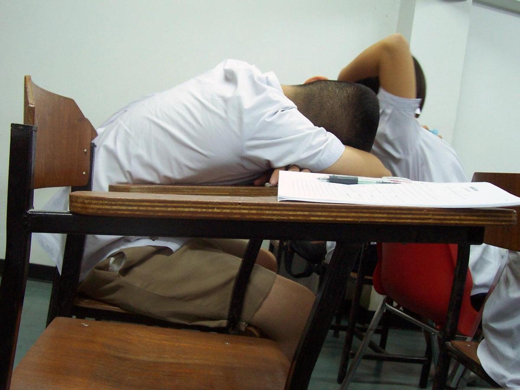 Sleeping_students.jpg