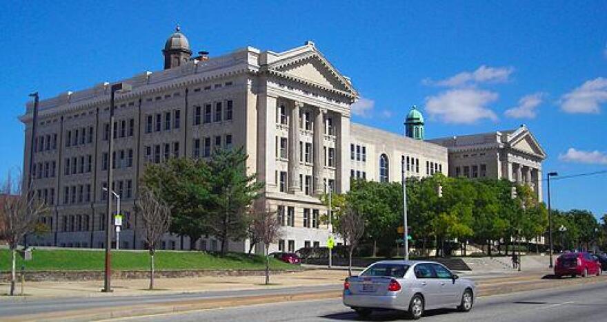 Baltimore_City_education_building_by_Groupuscule_via_Wikimedia_Commons_0.jpg