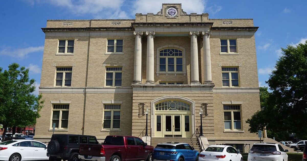 Collin County commissioners formalize redistribution of emergency