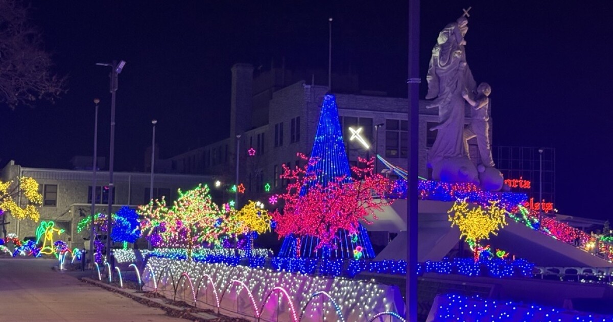 'A message of hope': Inside Carthage, Missouri's Way of Salvation Christmas light show