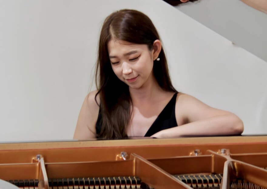 Pianist Seyoung Park at the piano