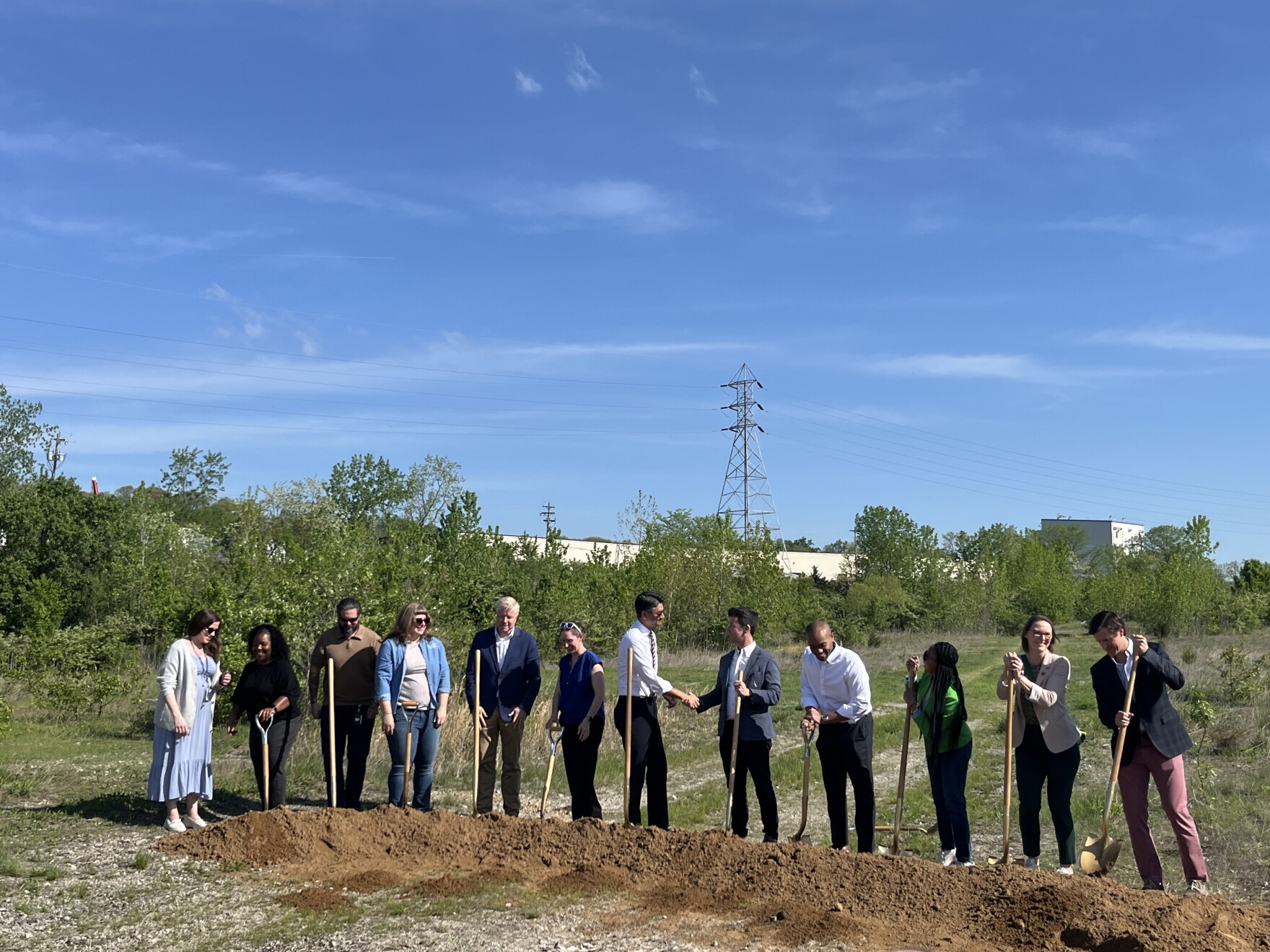 Cincinnati breaks ground on solar array on former Center Hill landfill ...