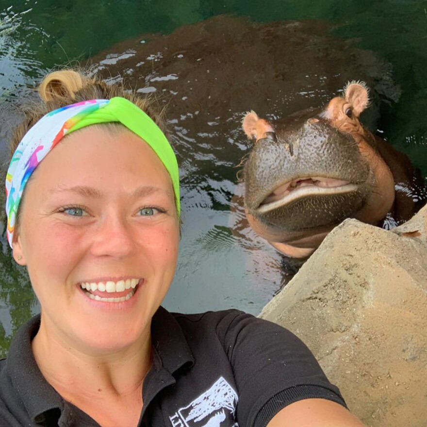 Wingate and Fiona take a selfie.