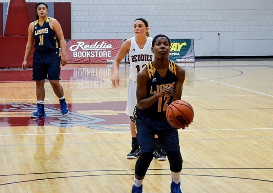 Henderson St. defeated A&M-Commerce 82-76.