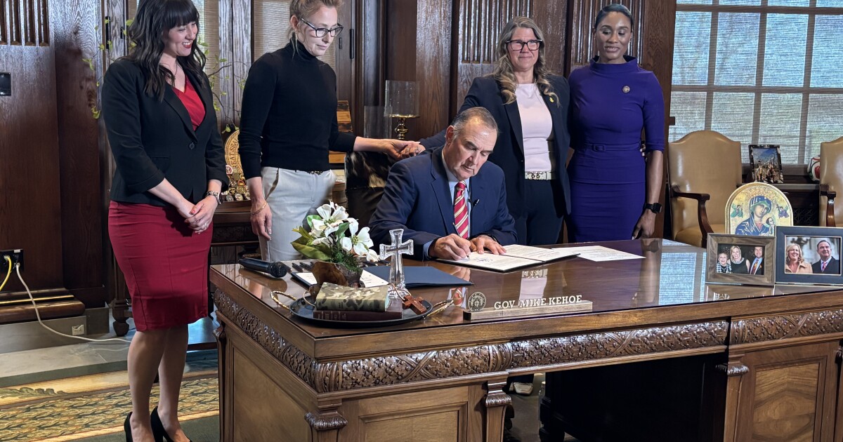 Missouri removes legal barriers for pregnant women to divorce