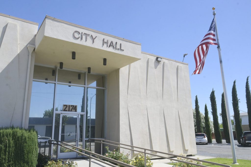 Dos Palos City Hall is shown.